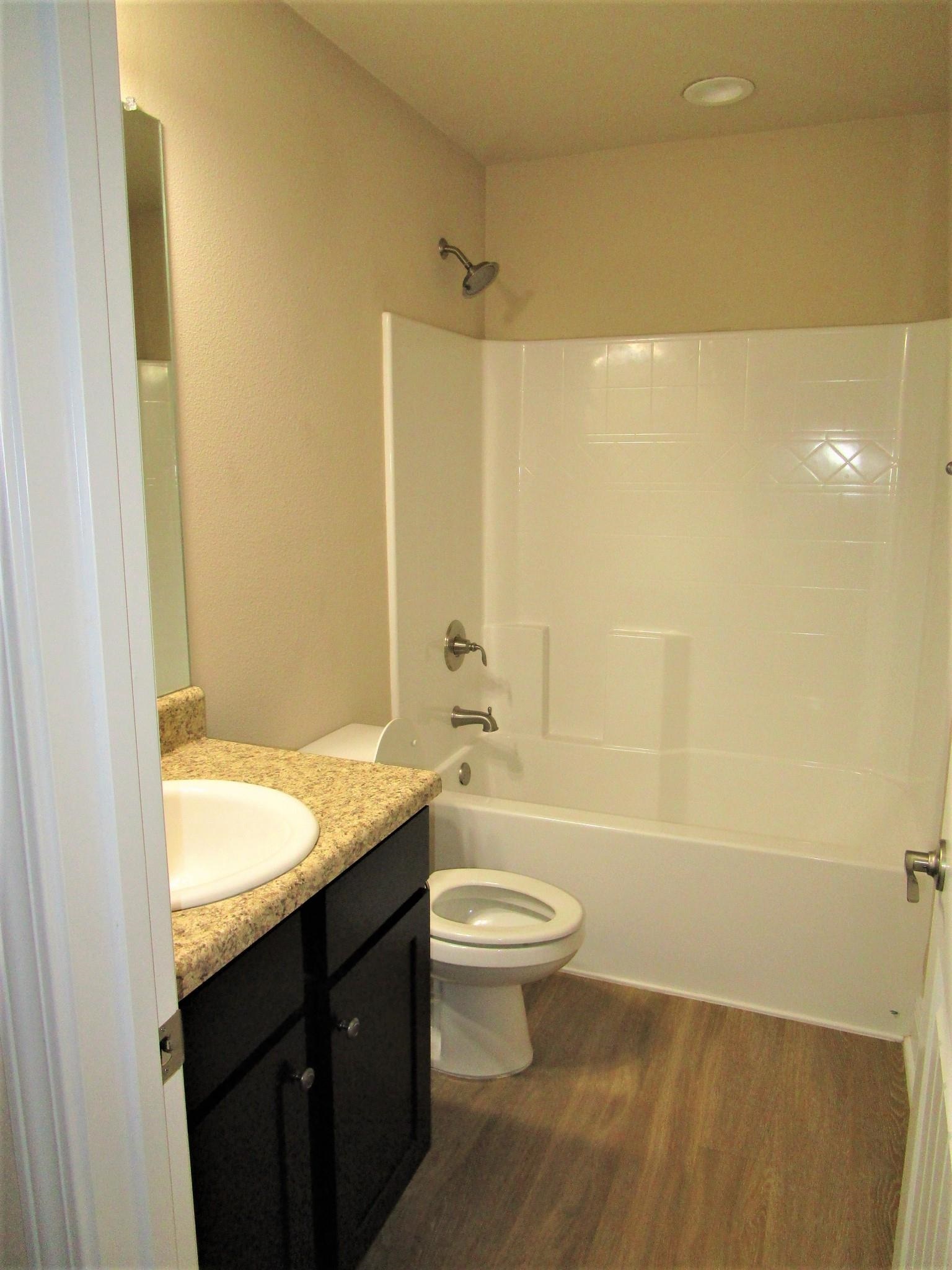 609 Beignet Drive Foley, AL 36535 - Photo 20 of 23 2nd Bathroom