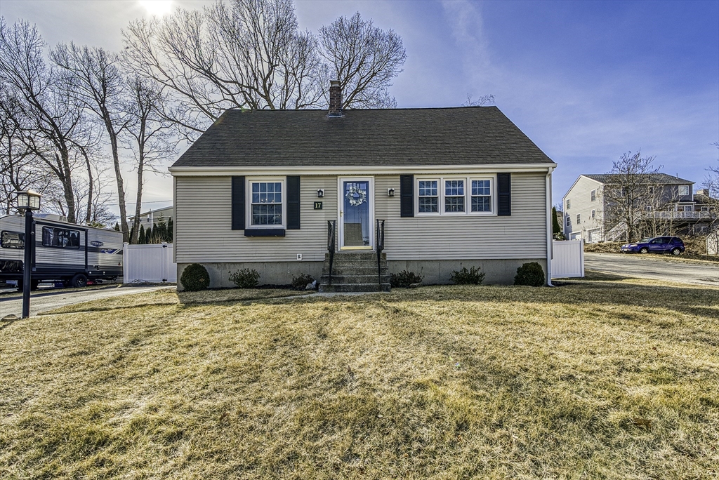 17 Heroult Road Worcester, MA 01606 - Photo 1 of 42 Gallery Image 1