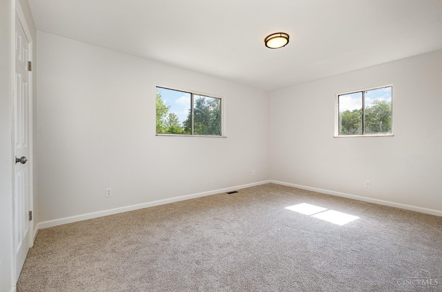 1356 Randomhill Road Cincinnati, OH 45231 - Photo 10 of 16 Gallery Image 10
