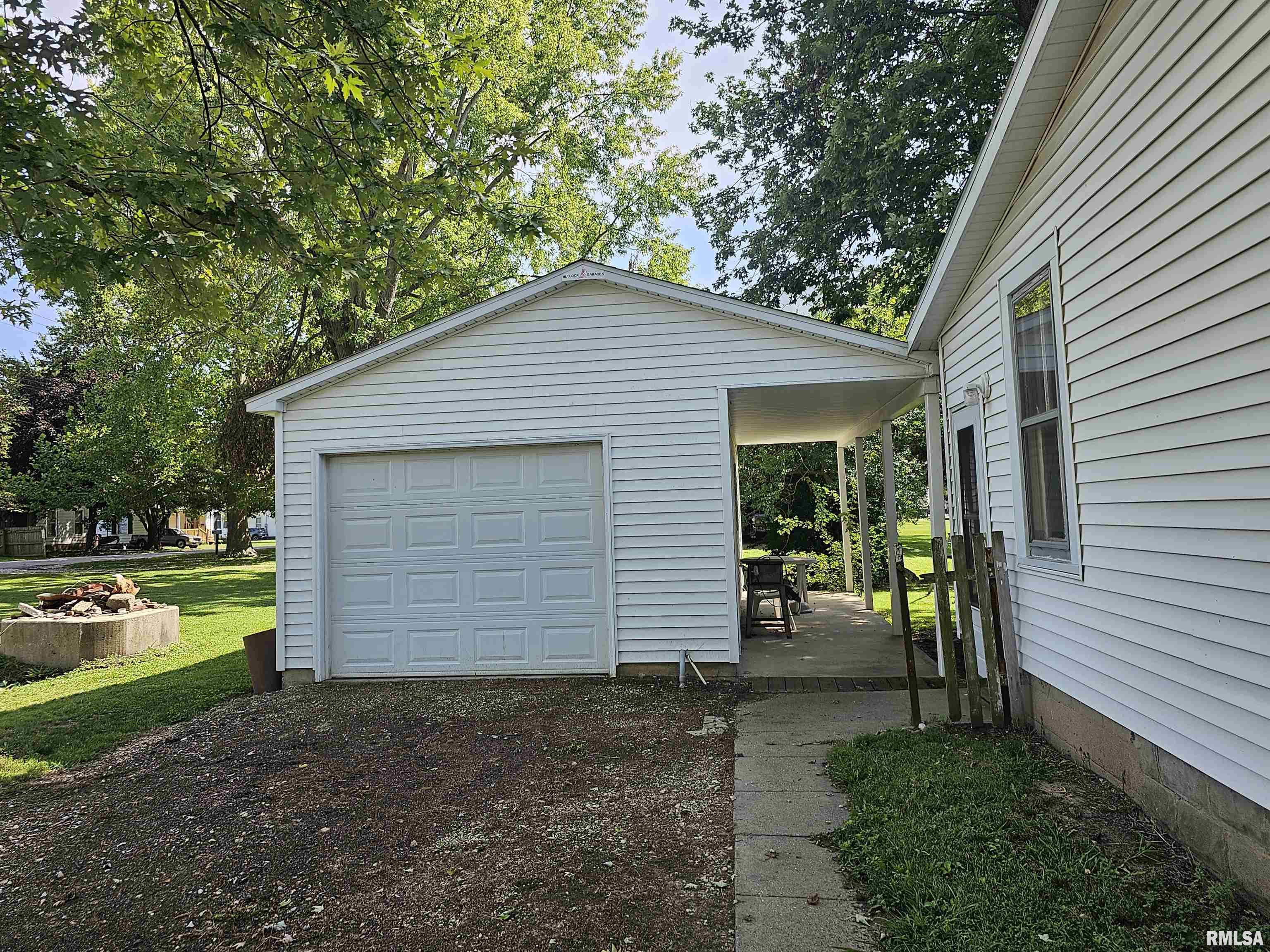 203 Hart Street Franklin, IL 62638 - Photo 4 of 30