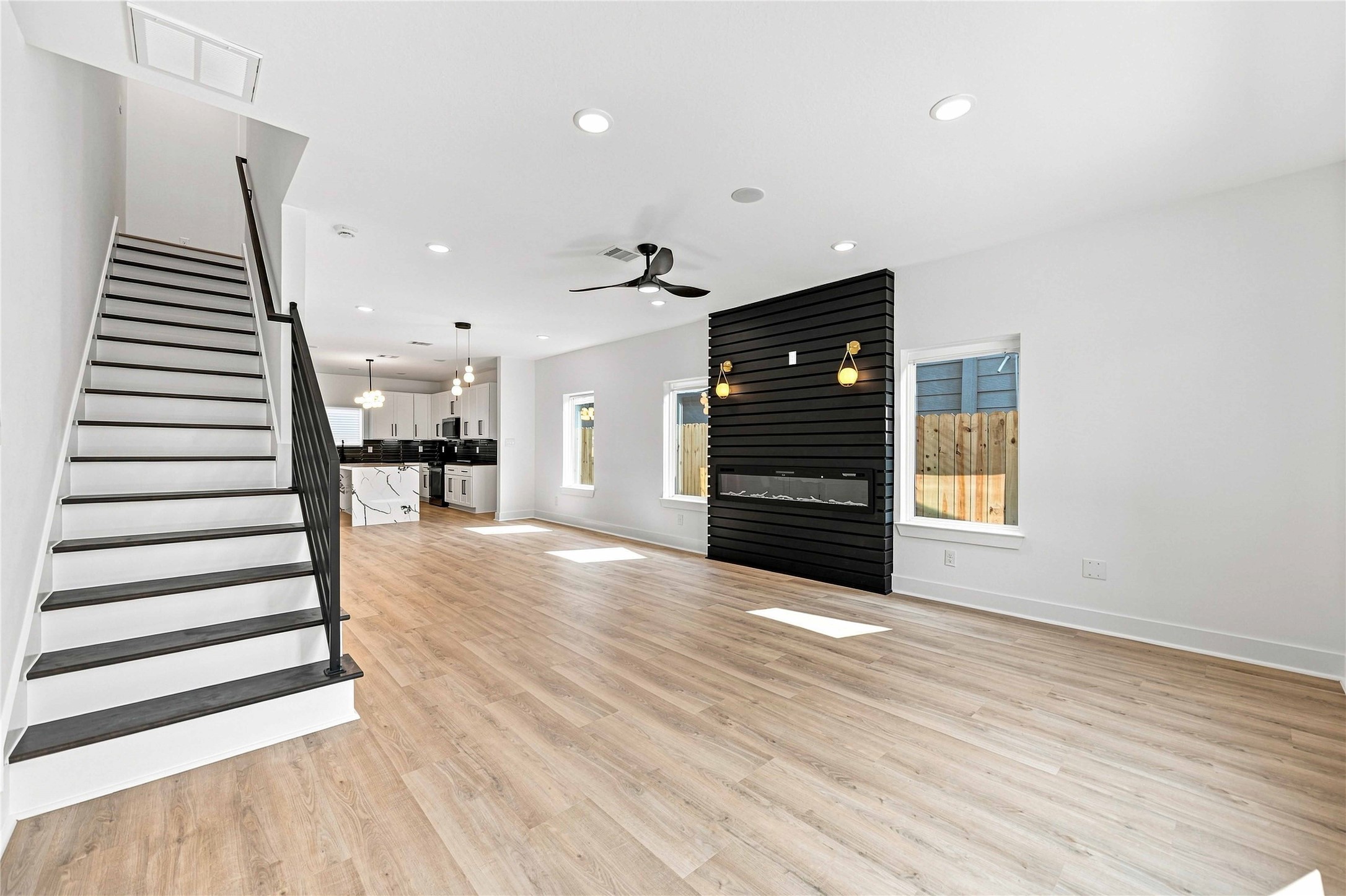 7969 Ritz Street Houston, TX 77028 - Photo 2 of 21 Gallery Image 2
