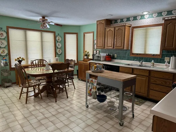 $280,000 | 704 Brynwood Lane, Lena, IL 61048