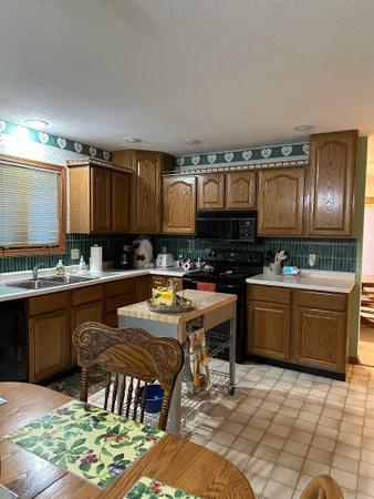 $280,000 | 704 Brynwood Lane, Lena, IL 61048