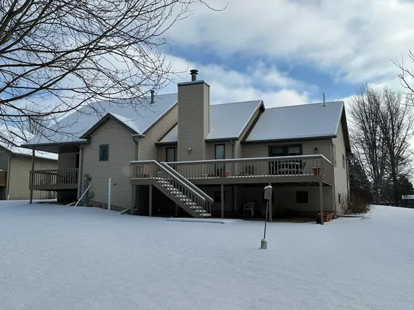 $280,000 | 704 Brynwood Lane, Lena, IL 61048