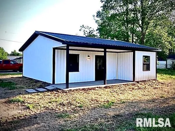 $158,500 | 1002 West Monroe Street, Herrin, IL 62948