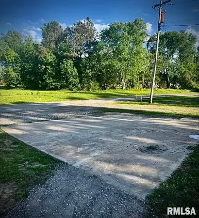 $158,500 | 1002 West Monroe Street, Herrin, IL 62948