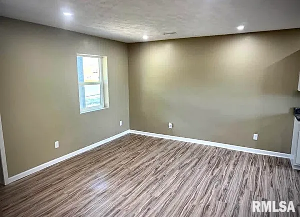 $158,500 | 1002 West Monroe Street, Herrin, IL 62948