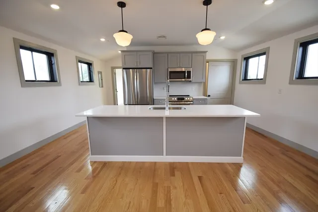 $2,800 | 15 Maywood Street, Unit 4, Boston, MA 02119