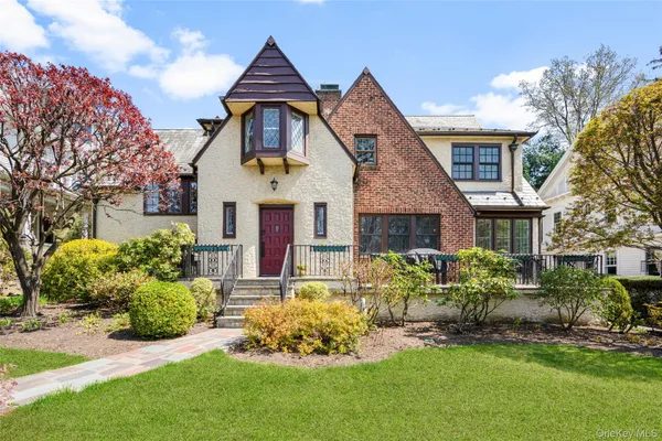 $2,349,000 | 210 Cliff Avenue, Pelham, NY 10803
