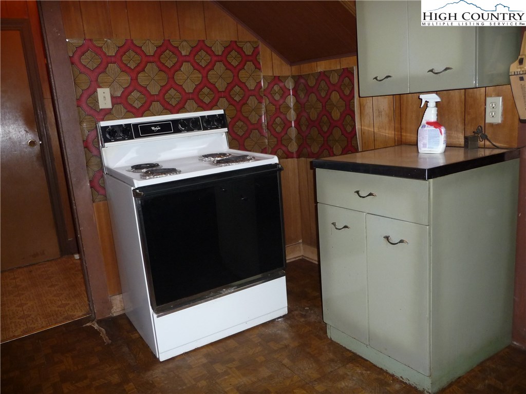 3240 Meat Camp Road Todd, NC 28684 - Photo 10 of 21