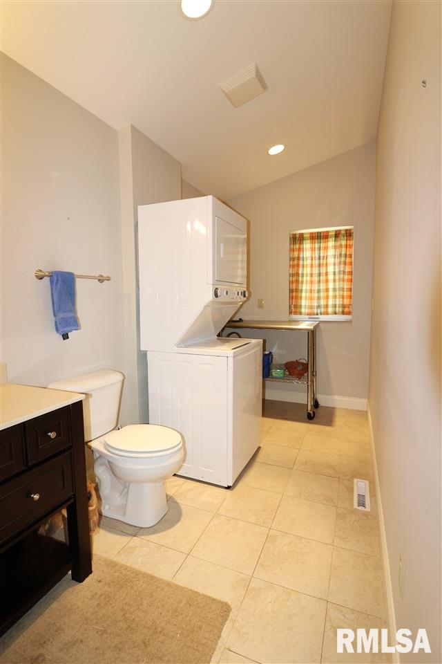 6005 North Kickapoo-Edwards Road Edwards, IL 61528 - Photo 15 of 36 Gallery Image 15