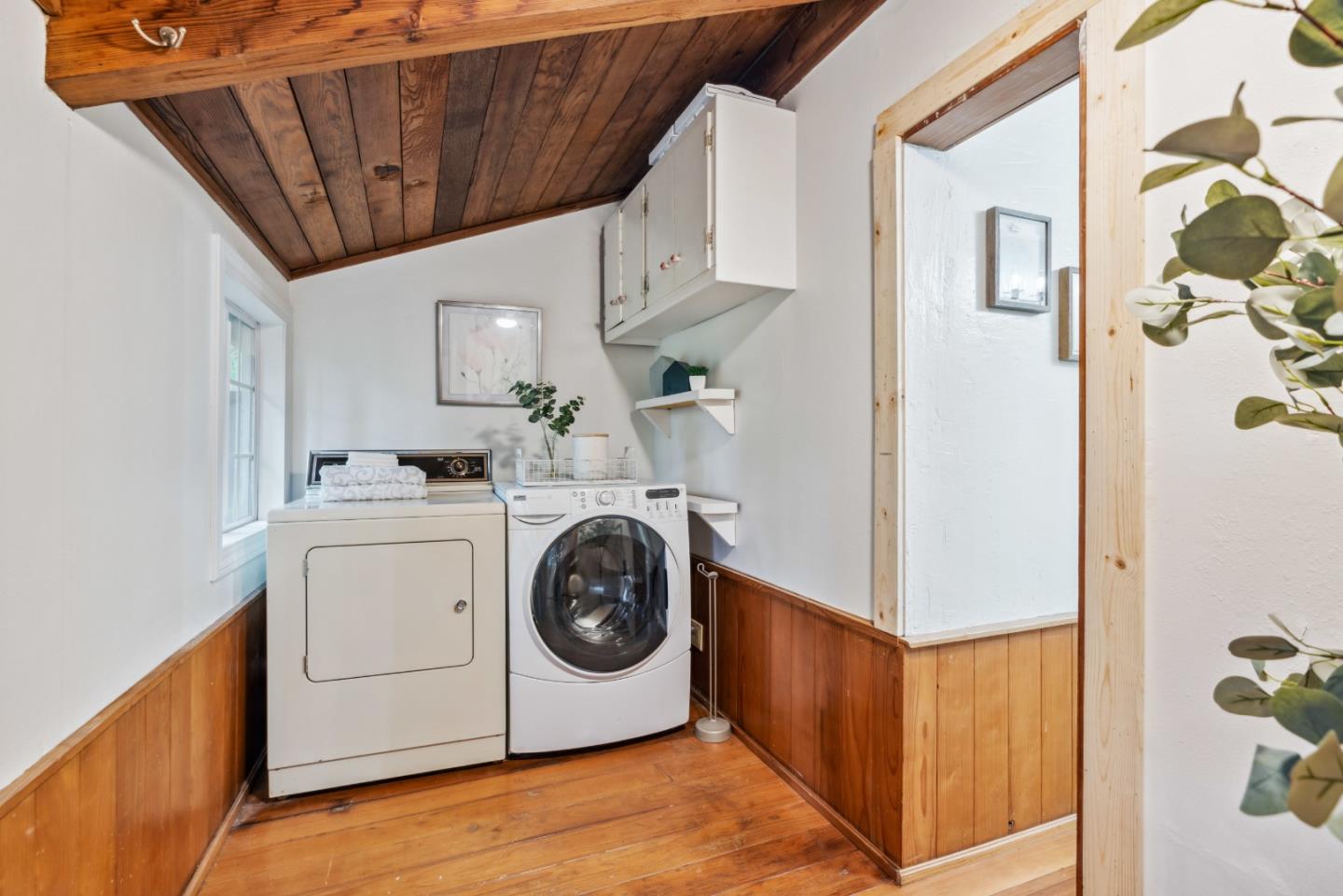 805 Fanning Grde Ben Lomond, CA 95005 - Photo 21 of 60 a utility room with dryer and washer