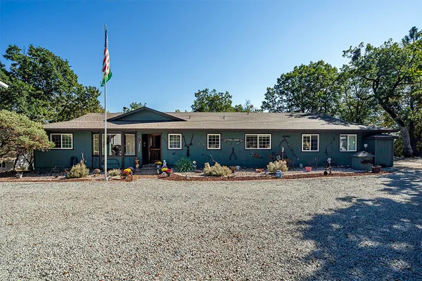 $579,900 | 332 Rene Drive, Shady Cove, OR 97539