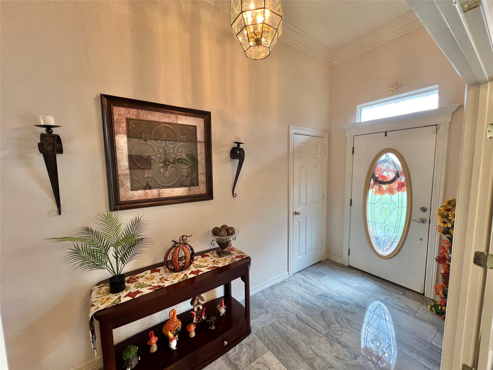 150 Cornelia Lane Angleton, TX 77515 - Photo 4 of 45 a view of a hallway with entryway