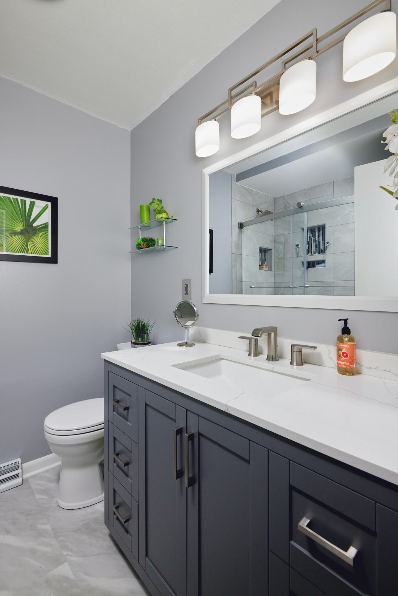 2822 Orchard Street Racine, WI 53405 - Photo 16 of 27 Full Bathroom
