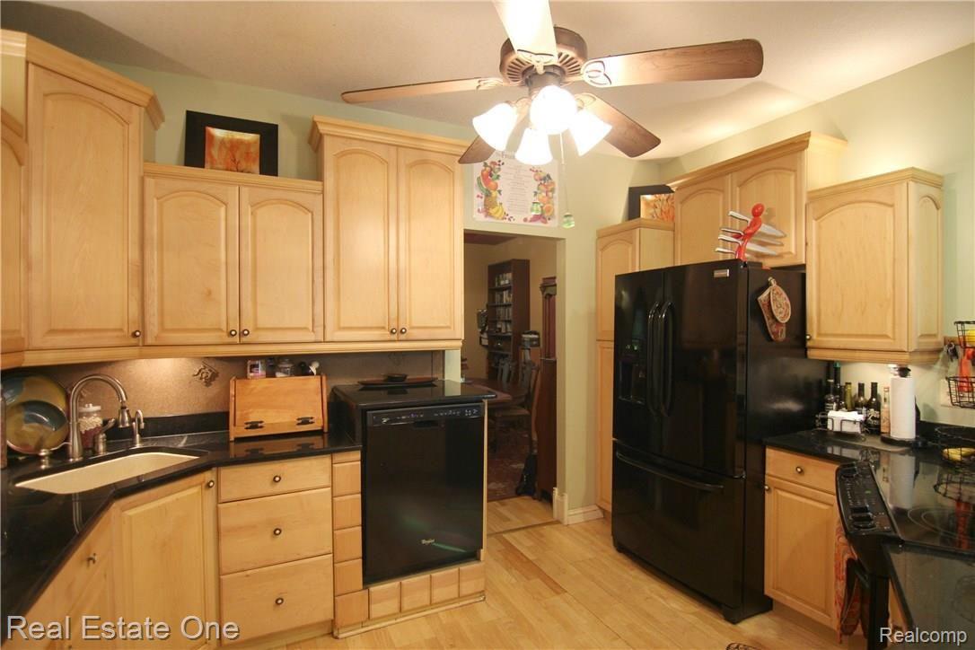 29223 Crawford Road Romulus, MI 48174 - Photo 16 of 36 jCrawford Rd Kitchen 3.jpg