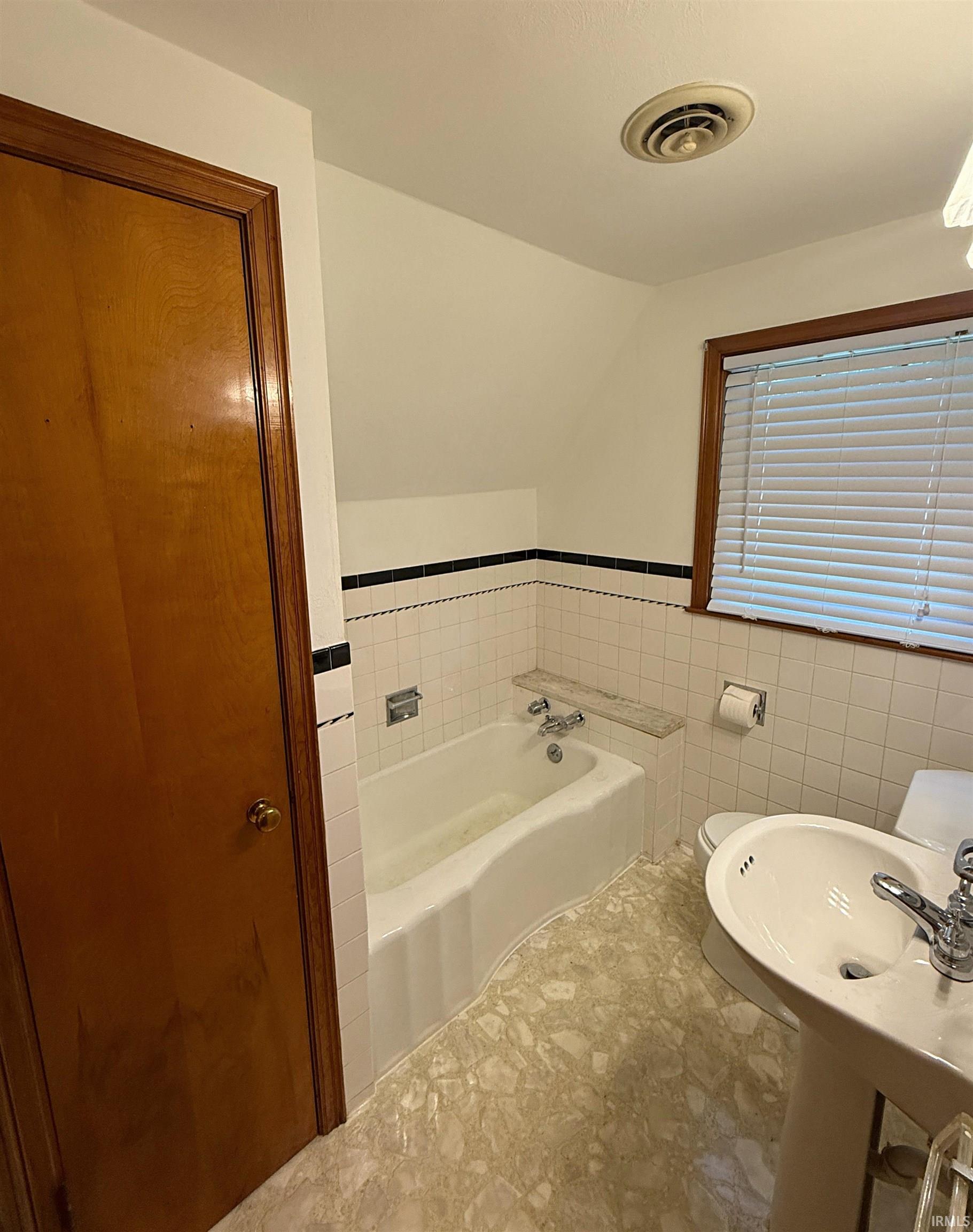 701 North Meridian Street Washington, IN 47501 - Photo 25 of 36