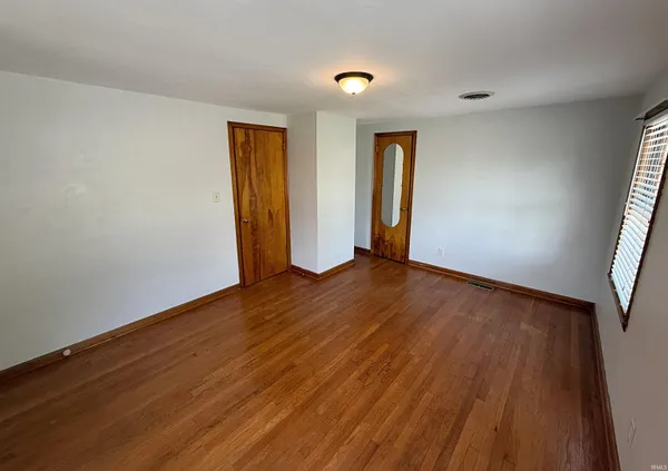 $234,900 | 701 North Meridian Street, Washington, IN 47501
