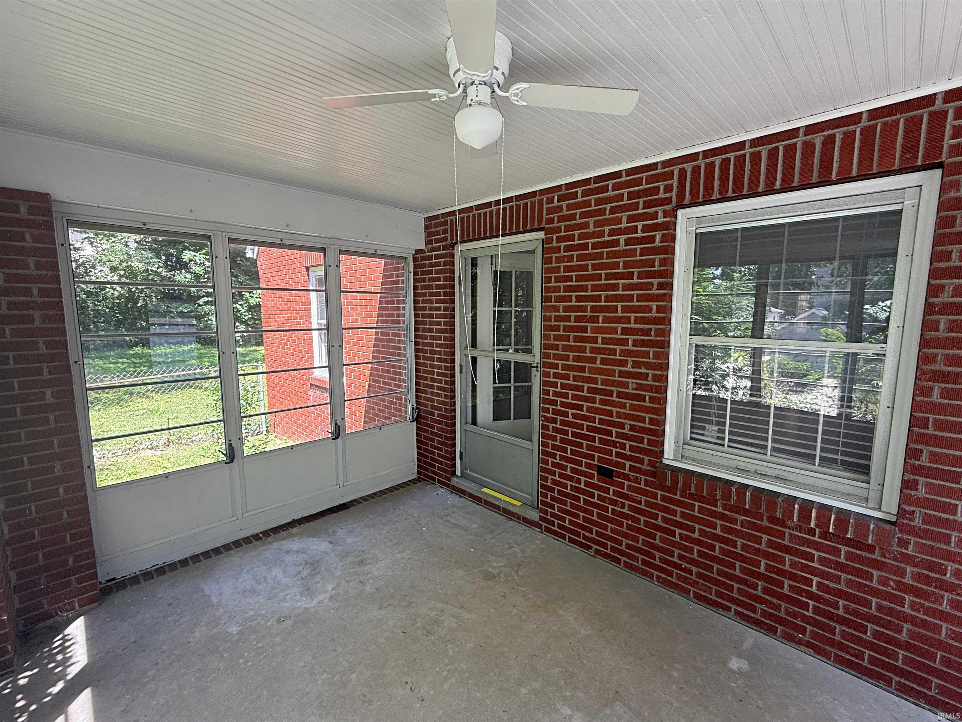 701 North Meridian Street Washington, IN 47501 - Photo 32 of 36