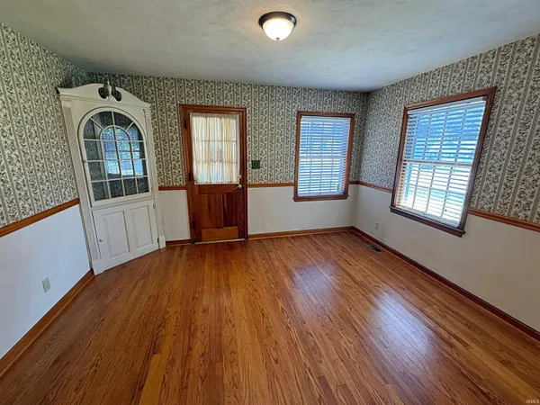 $234,900 | 701 North Meridian Street, Washington, IN 47501