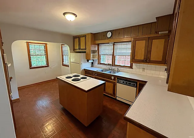 $240,000 | 701 North Meridian Street, Washington, IN 47501