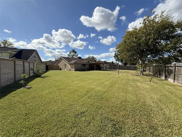 $299,500 | 9859 Sagecastle Lane, Houston, TX 77089