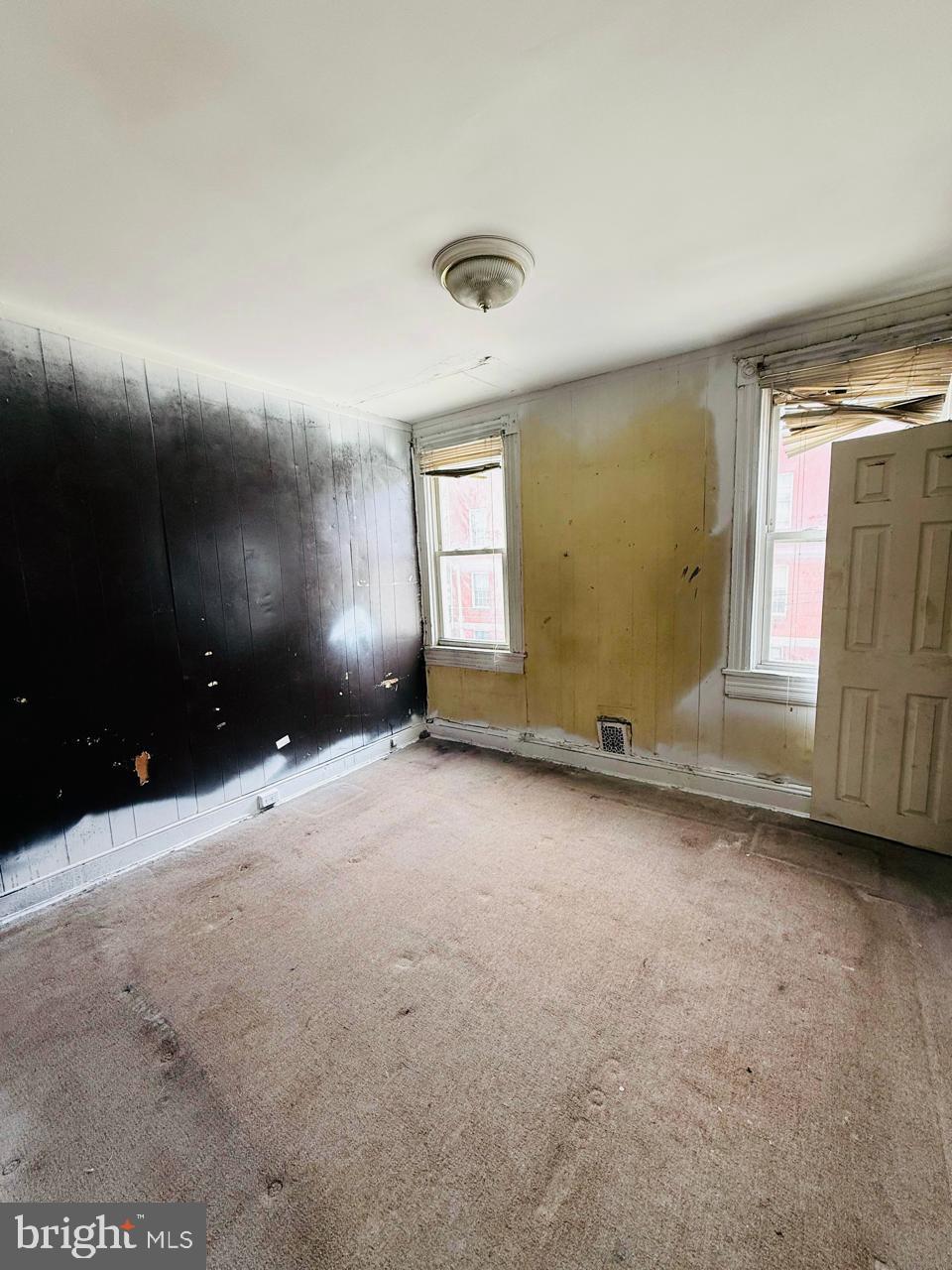 2145 Walbrook Avenue Baltimore, MD 21217 - Photo 3 of 25