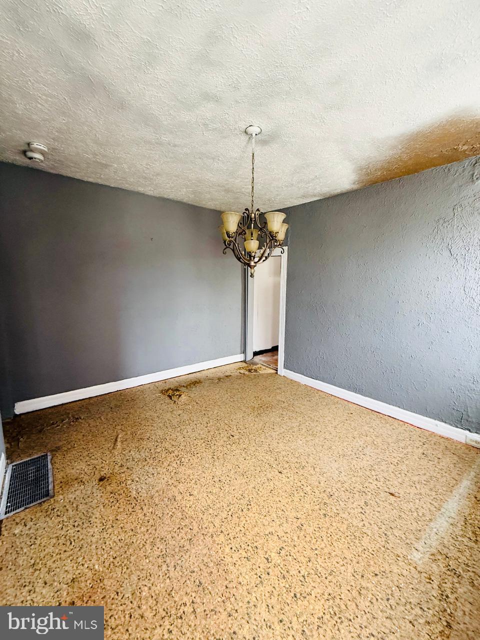 2145 Walbrook Avenue Baltimore, MD 21217 - Photo 6 of 25