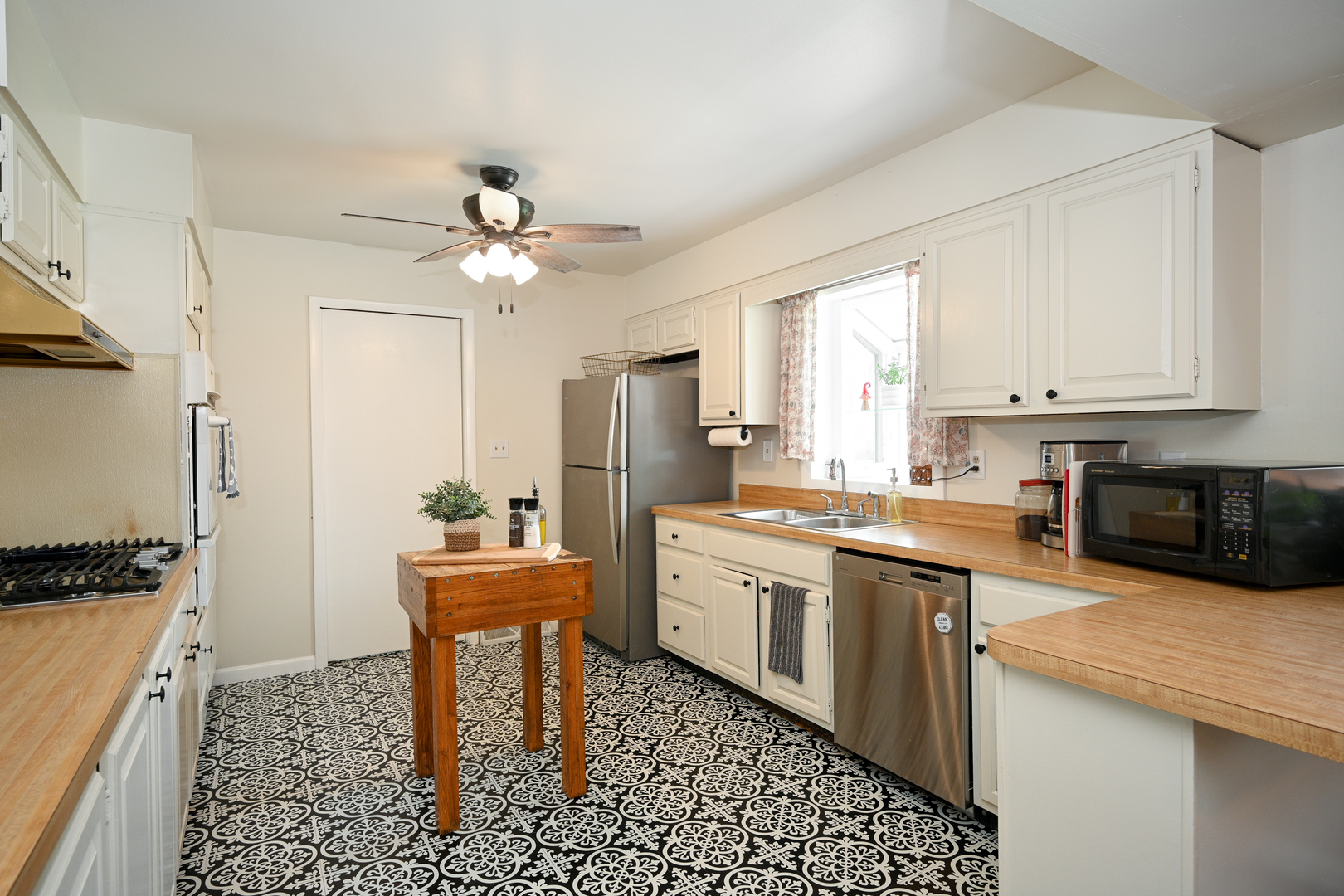 23712 West Main Street Plainfield, IL 60544 - Photo 2 of 17