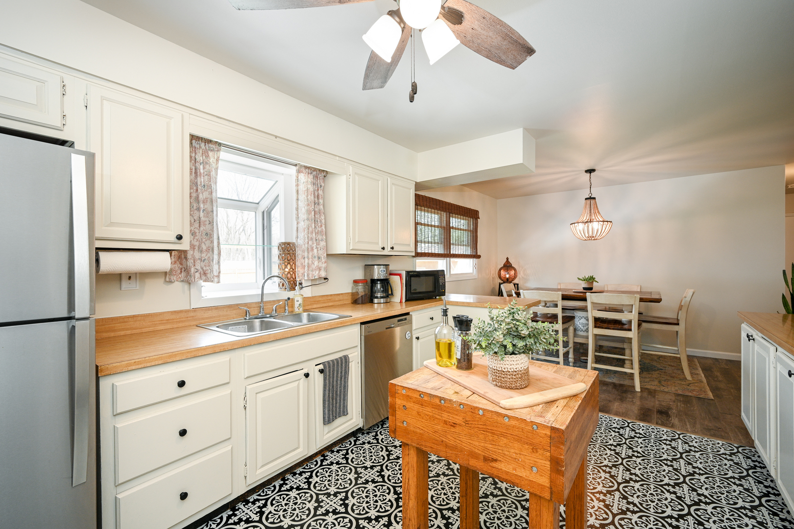 23712 West Main Street Plainfield, IL 60544 - Photo 3 of 17