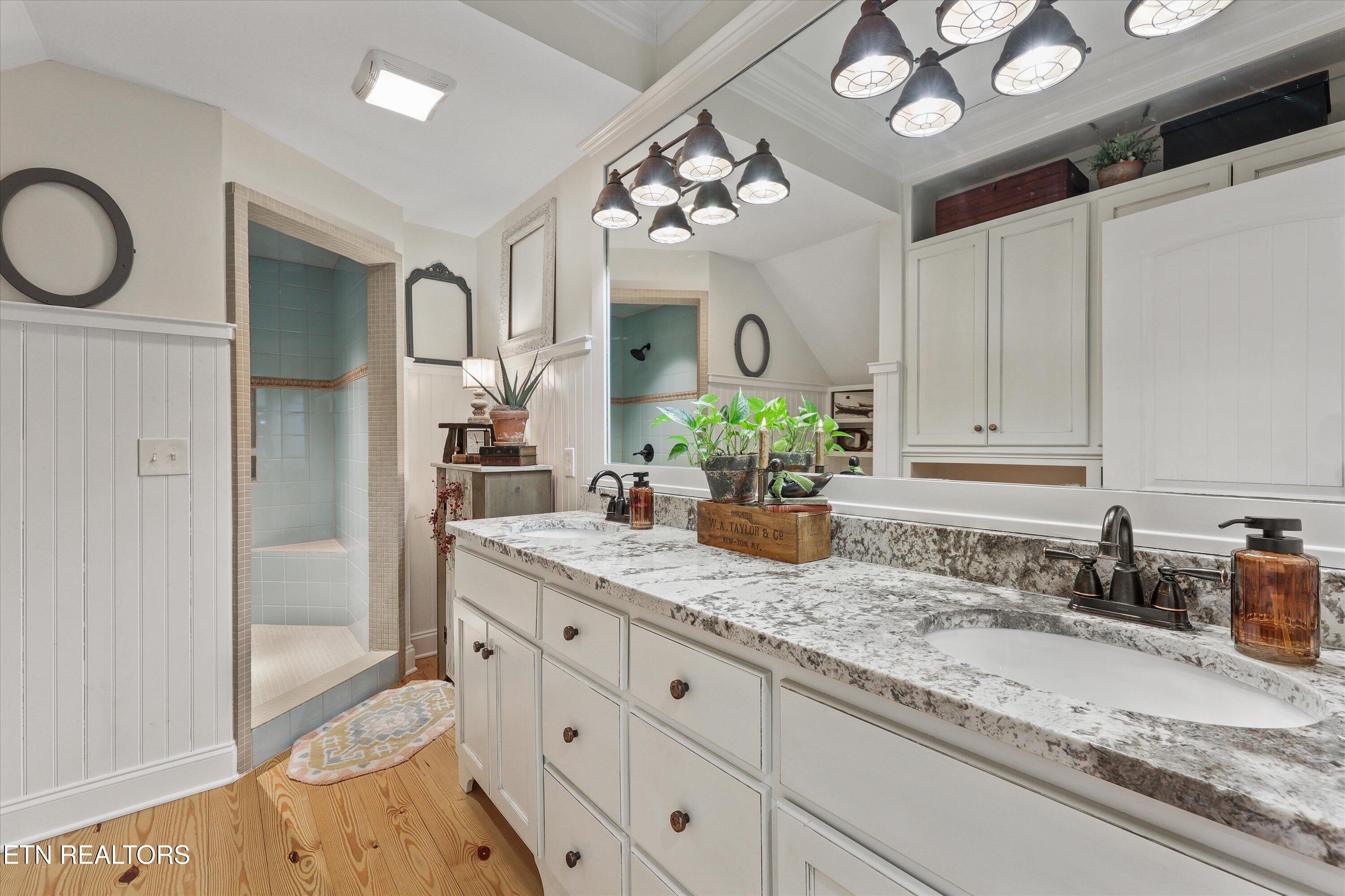 21 East Norris Road Norris, TN 37828 - Photo 21 of 40 PRIMARY BATH