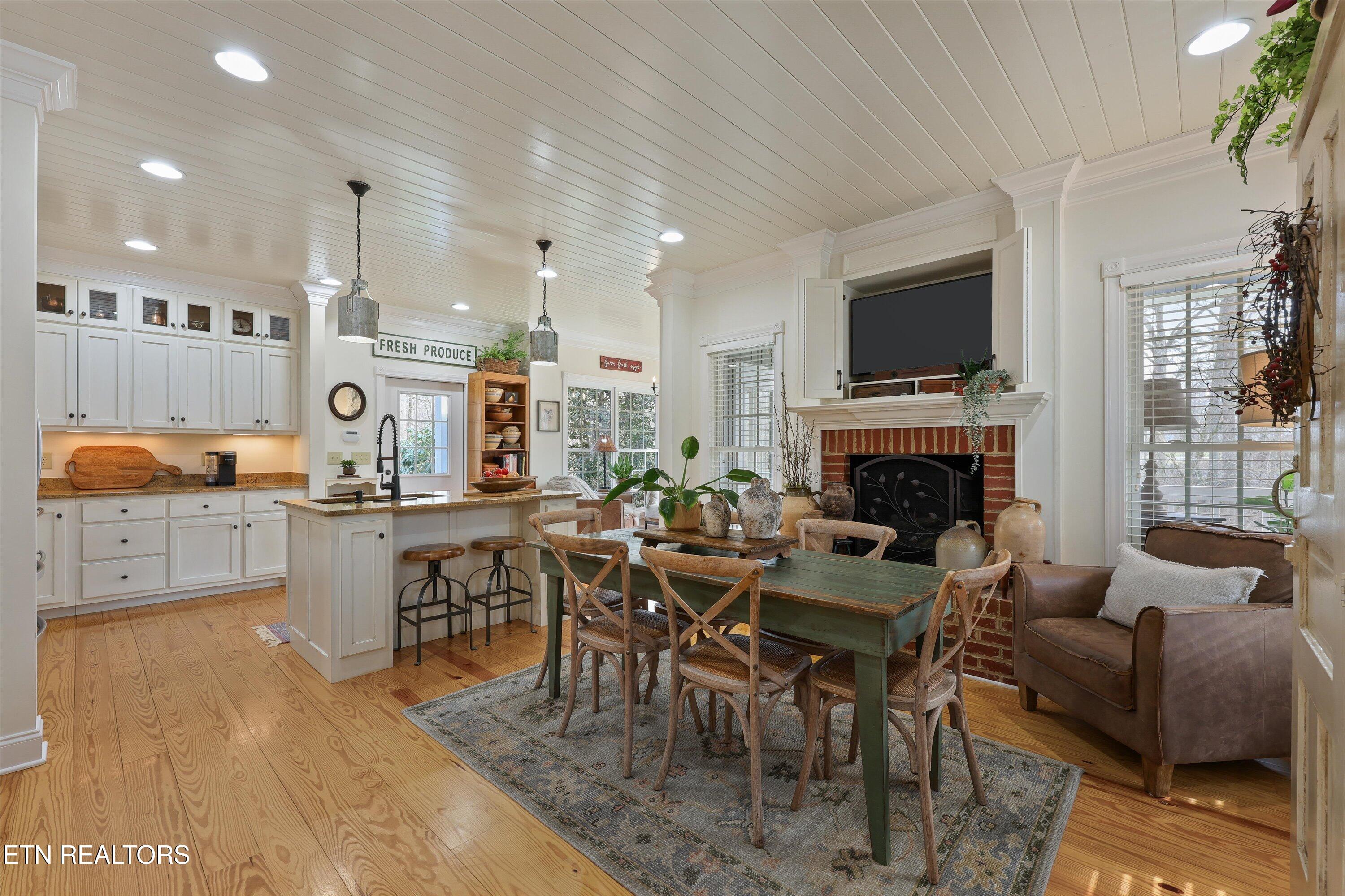 21 East Norris Road Norris, TN 37828 - Photo 9 of 40 KITCHEN/DINING