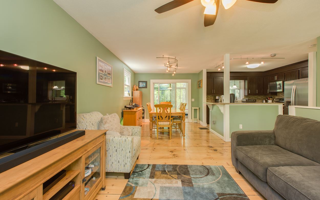 92 Walnut Hill Road Derry, NH 03038 - Photo 11 of 37