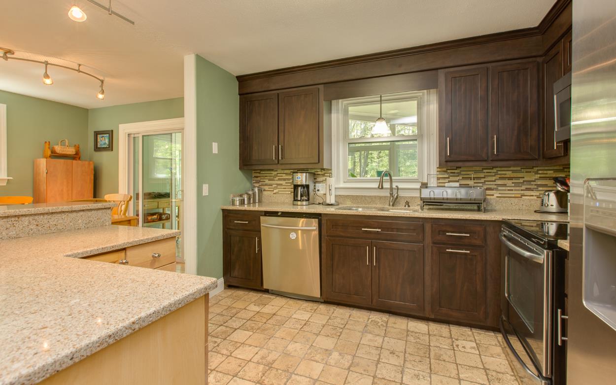 92 Walnut Hill Road Derry, NH 03038 - Photo 16 of 37