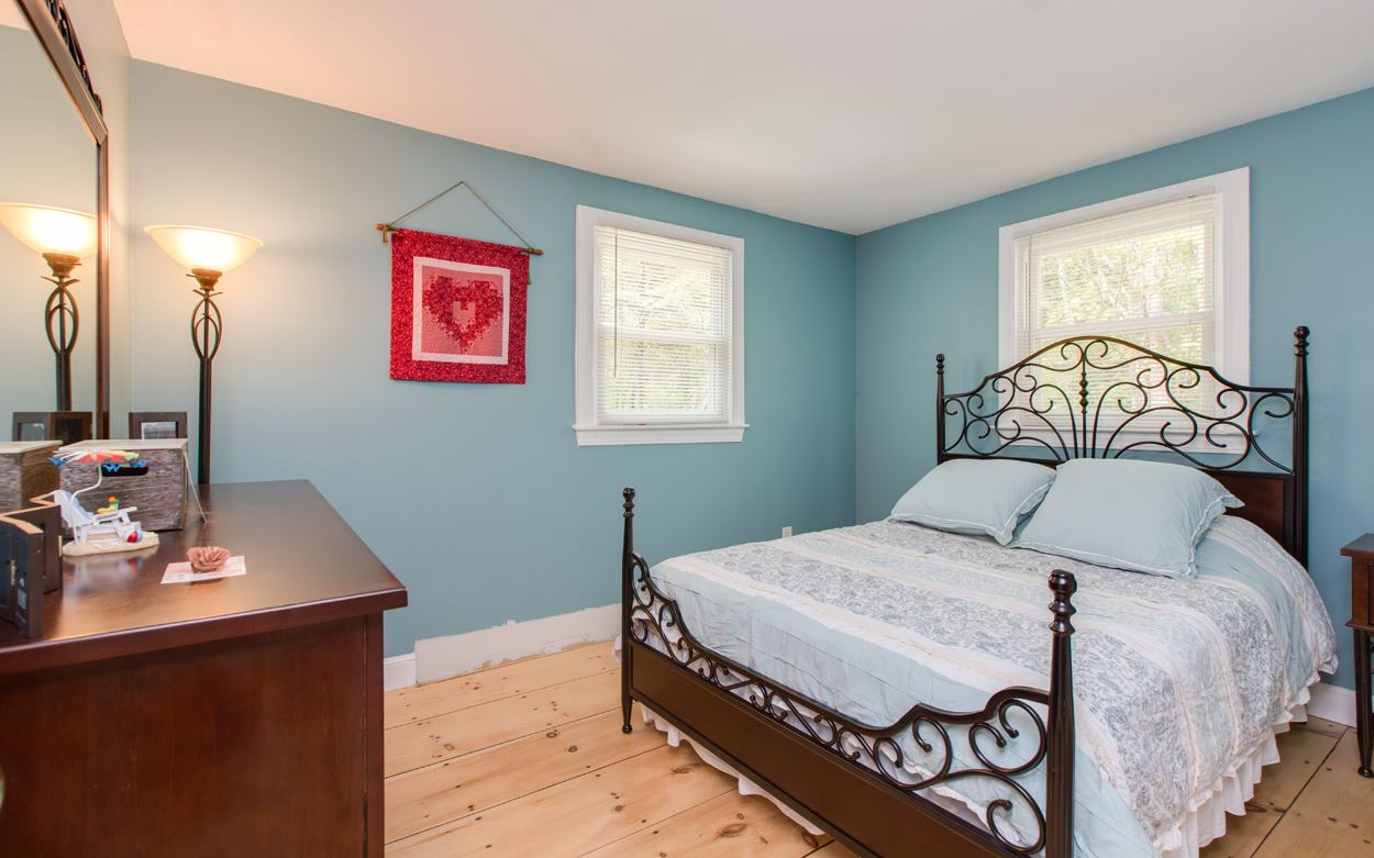 92 Walnut Hill Road Derry, NH 03038 - Photo 18 of 37