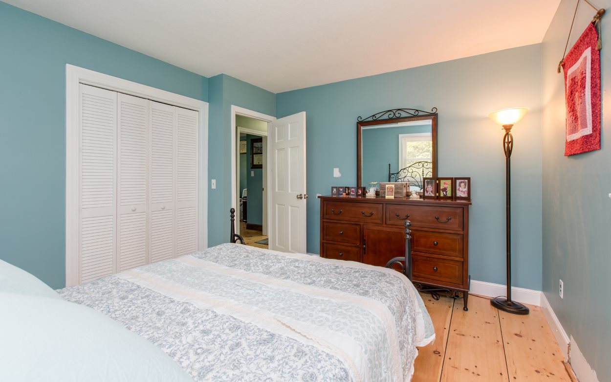 92 Walnut Hill Road Derry, NH 03038 - Photo 19 of 37