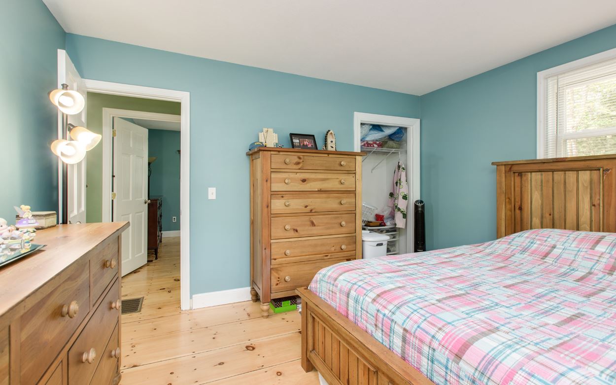 92 Walnut Hill Road Derry, NH 03038 - Photo 21 of 37
