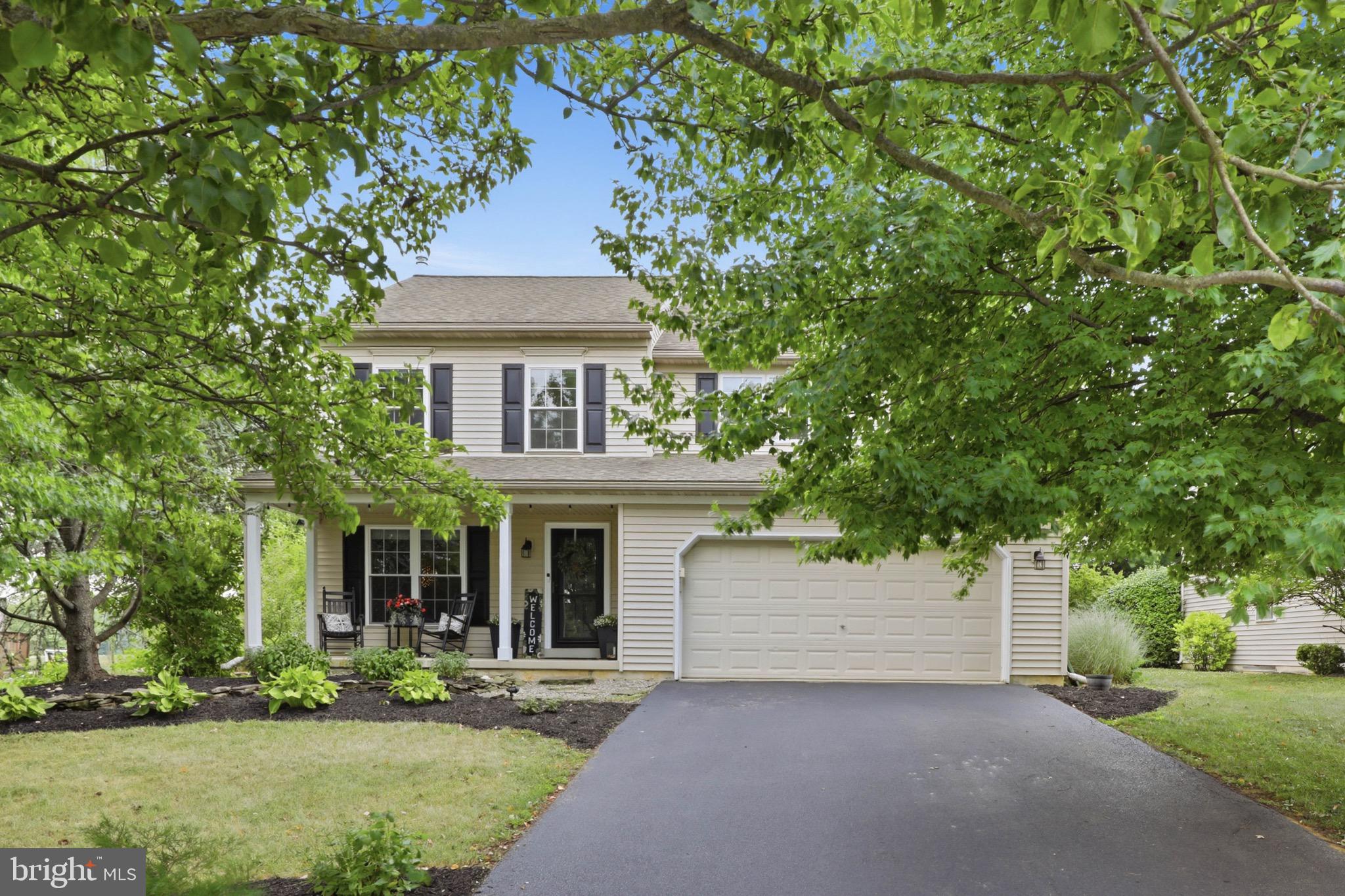230 Cambridge Lane Lititz, PA 17543 - Photo 3 of 59 Freshly mulched yard