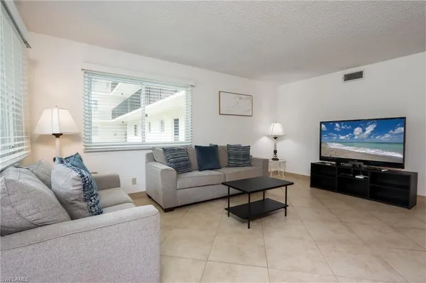 $5,000 | 766 Central Avenue, Unit 119, Naples, FL 34102