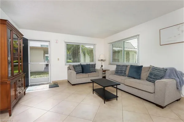 $5,000 | 766 Central Avenue, Unit 119, Naples, FL 34102