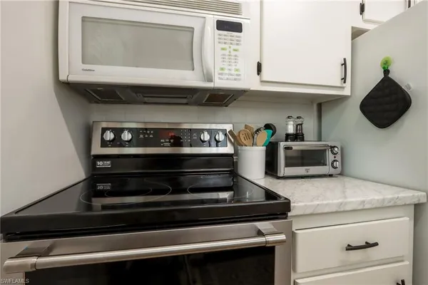 $5,000 | 766 Central Avenue, Unit 119, Naples, FL 34102