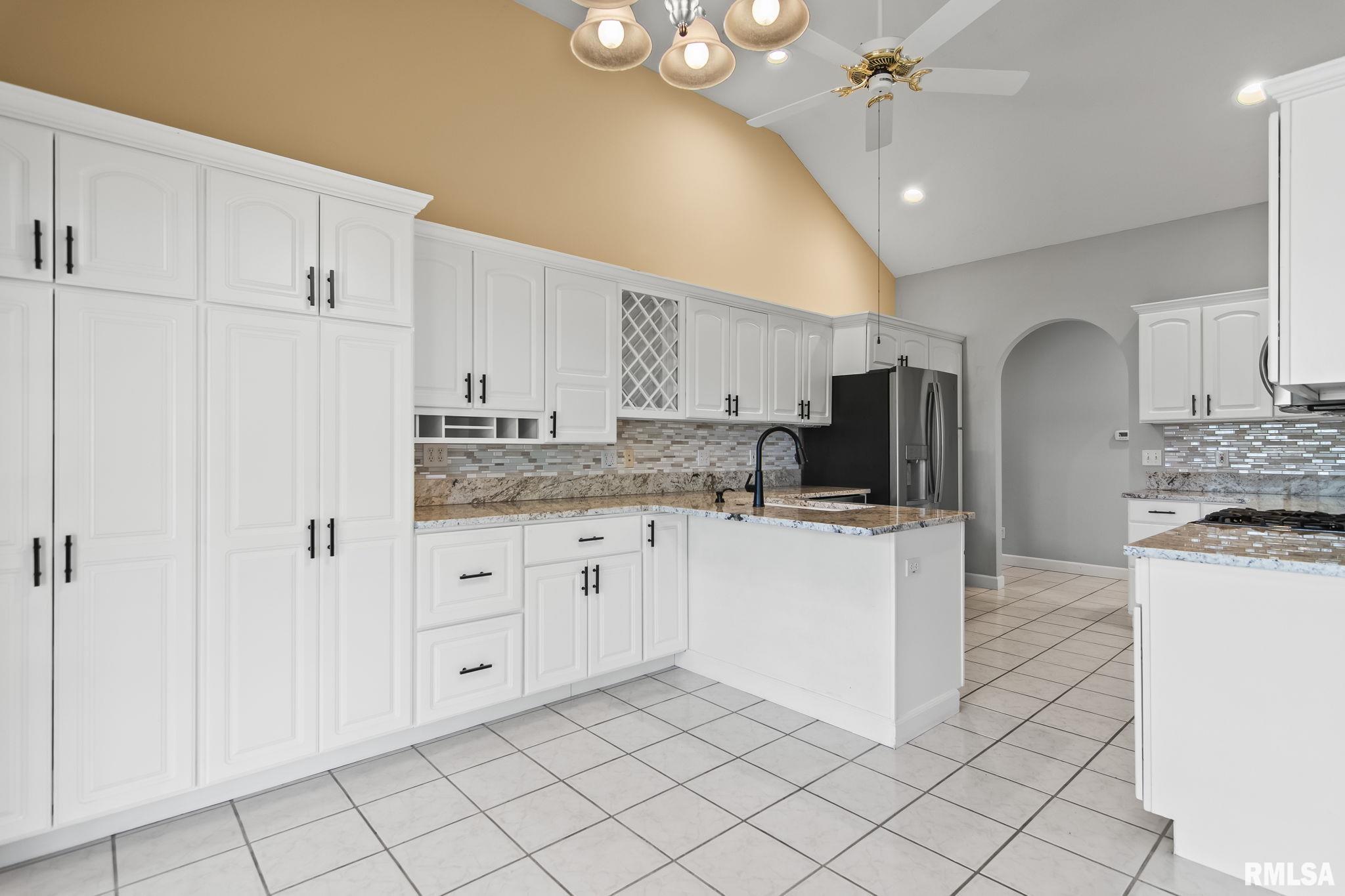 6600 Carlisle Bend Springfield, IL 62711 - Photo 12 of 47