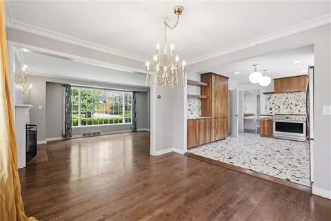 $589,000 | 607 East 65th Street, Kansas City, MO 64131