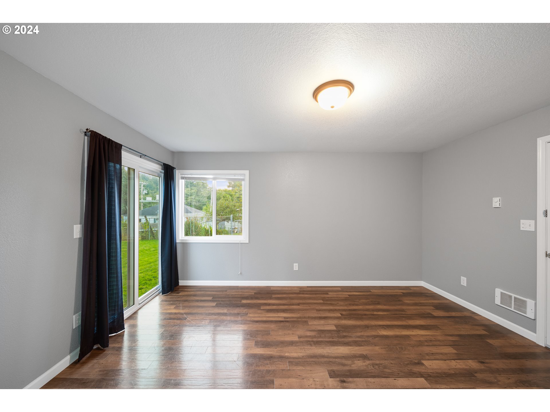 678 West Alder Place Reedsport, OR 97467 - Photo 20 of 29 Gallery Image 20