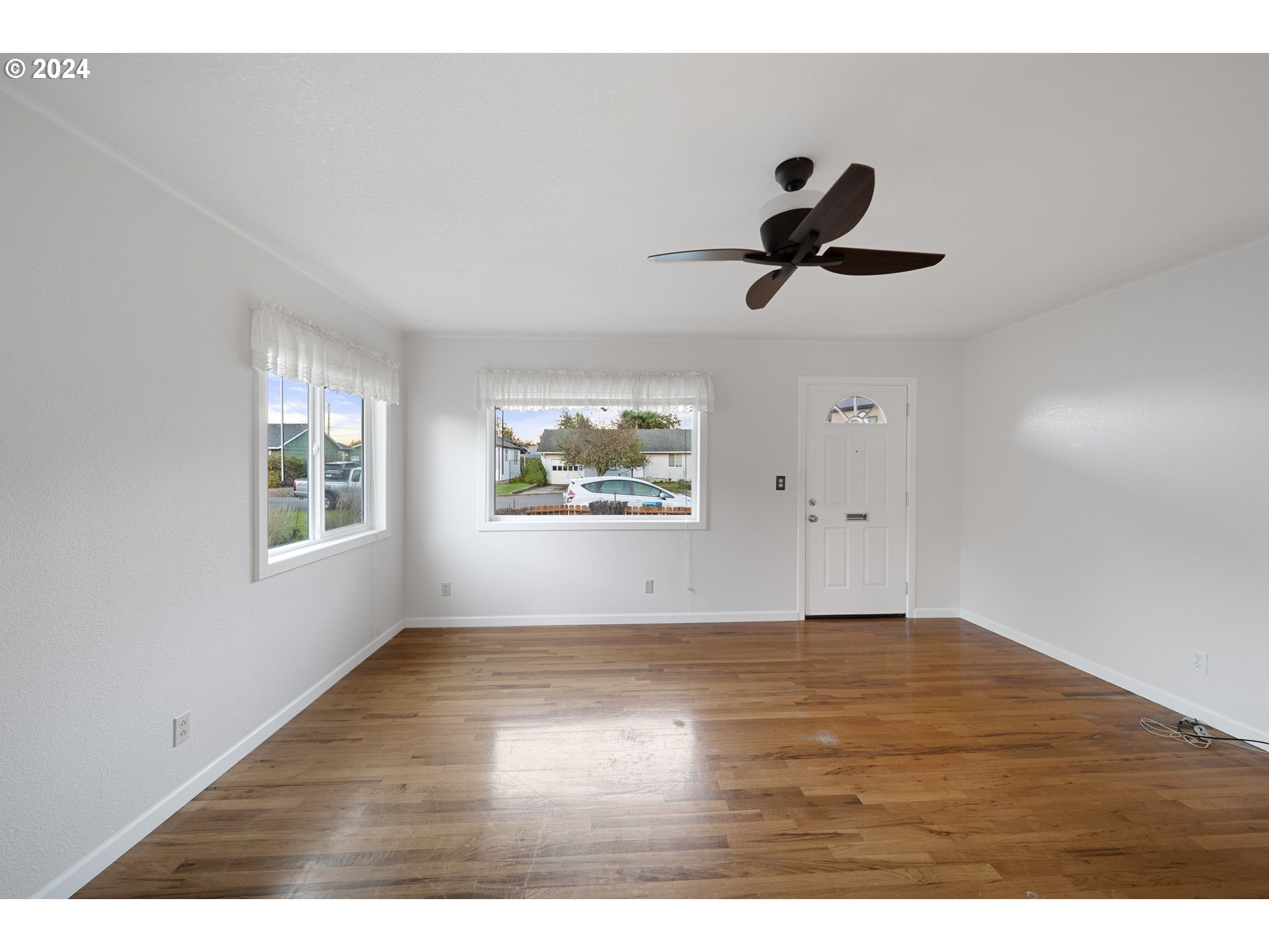 678 West Alder Place Reedsport, OR 97467 - Photo 7 of 29 Gallery Image 7