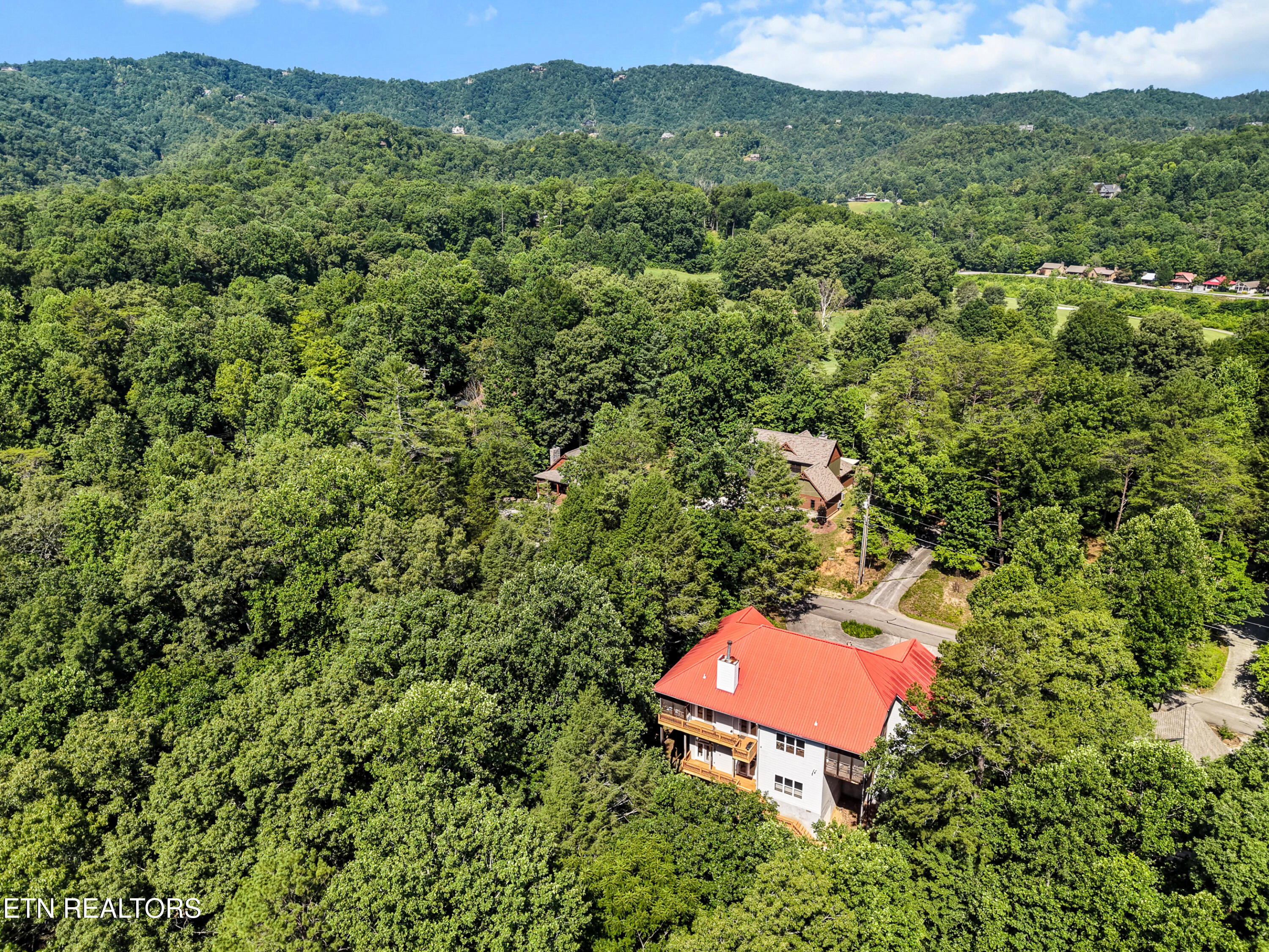 122 Lakeside Trace Townsend, TN 37882 - Photo 8 of 57 DJI_20260701110218_0120_D-2