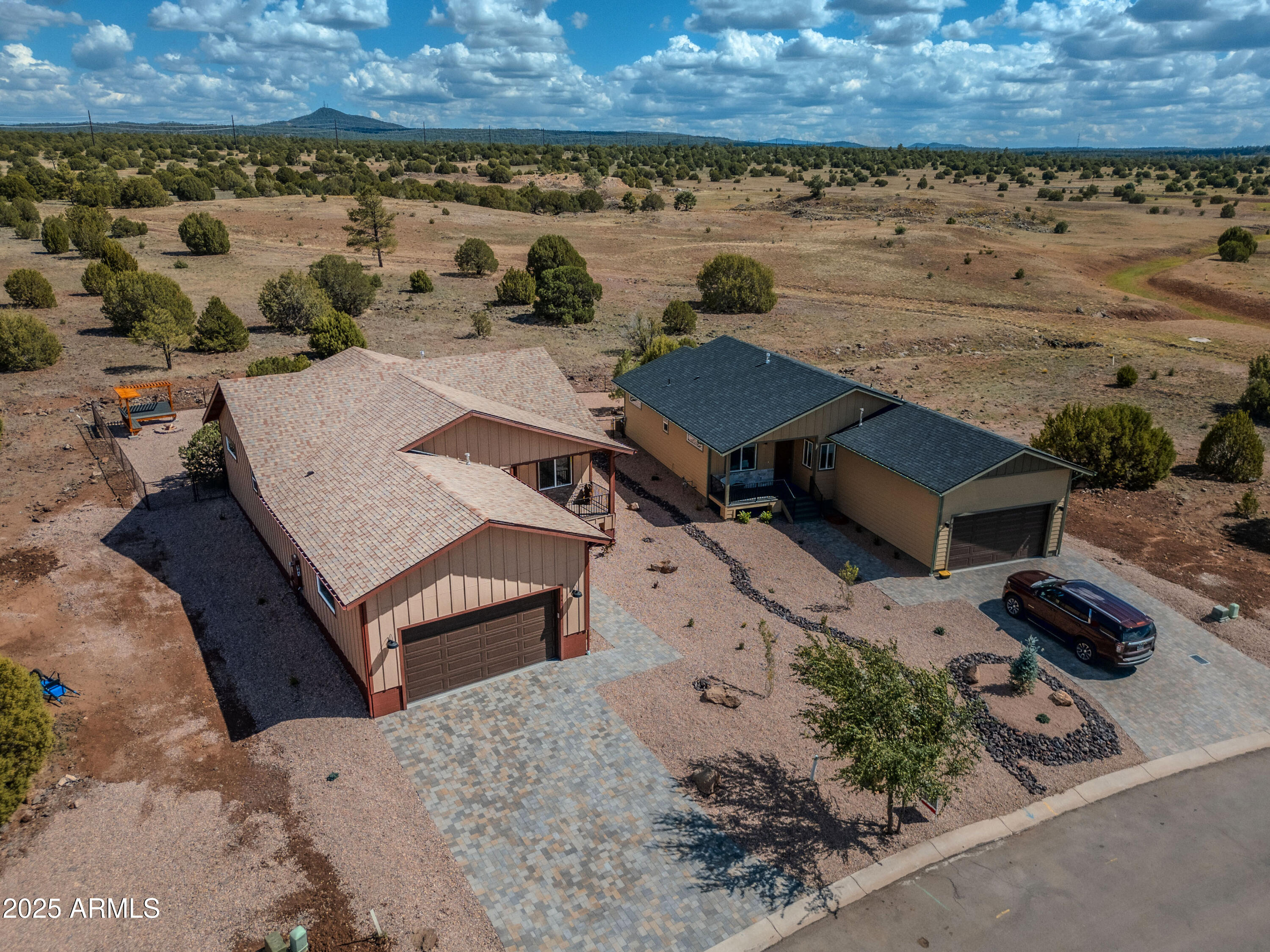 941 South Ridgeway Place Show Low, AZ 85901 - Photo 54 of 67 an aerial view of a house with a yard