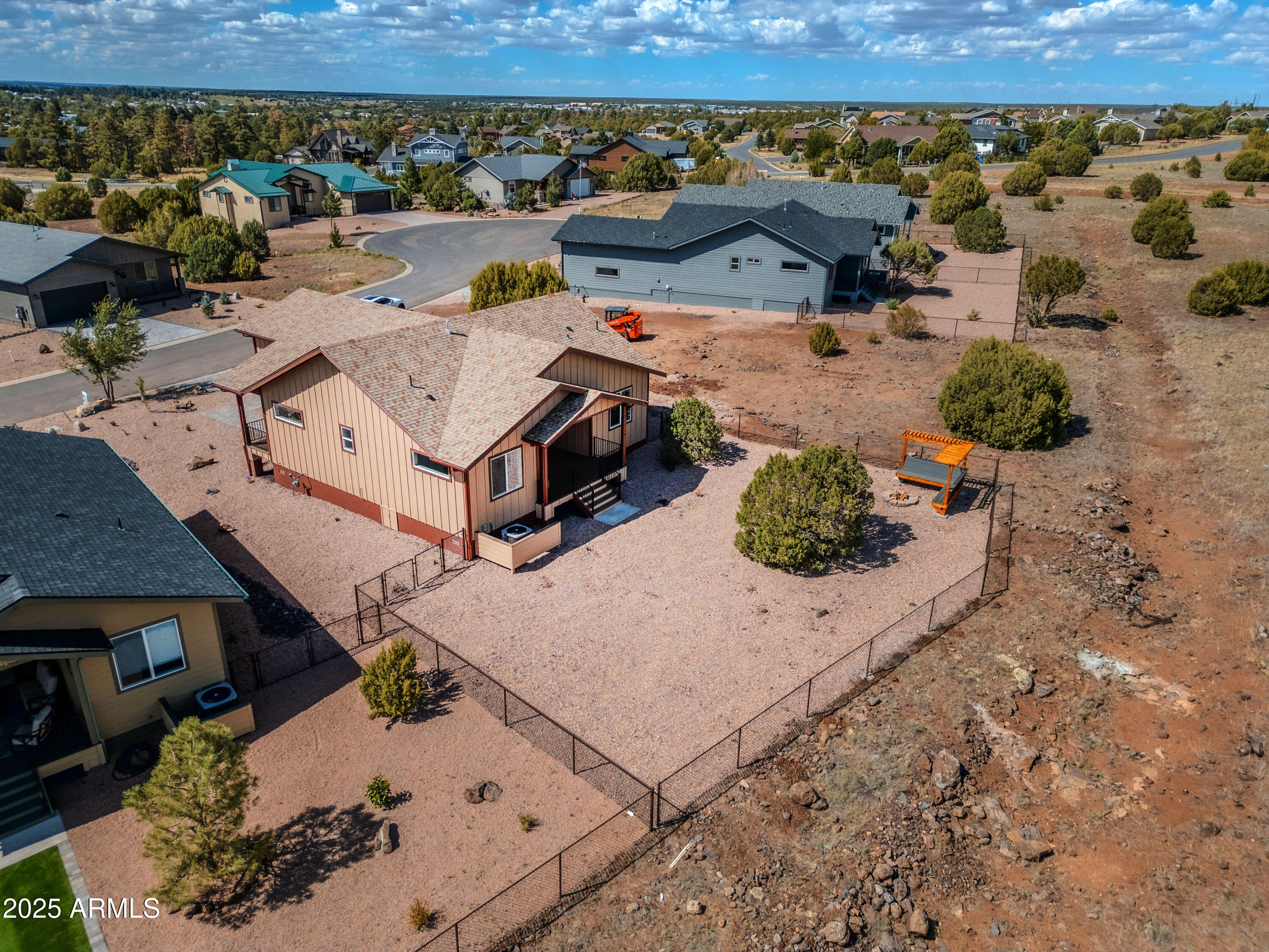 941 South Ridgeway Place Show Low, AZ 85901 - Photo 65 of 67 an aerial view of a house with a yard