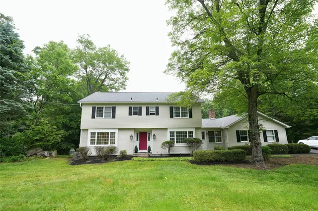 $589,000 | 38 Buena Vista Terrace, Central Valley, NY 10917