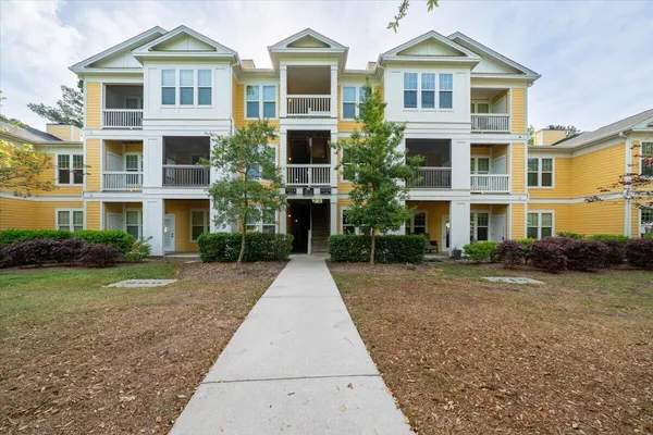 $329,000 | 1932 Chatelain Way, Mount Pleasant, SC 29464